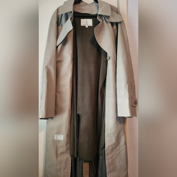 Men's London Fog raincoat, size 45 regular - Picture 4 of 7